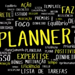 quadro-preto-com-varias-palavras-de-produtividade-nas-cores-brancas-e-amarelas2